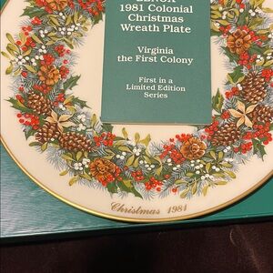 Lenox Colonial Christmas Wreath Plate with Green and Red